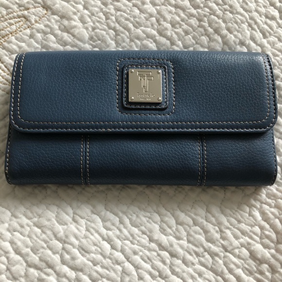 tignanello wallet new